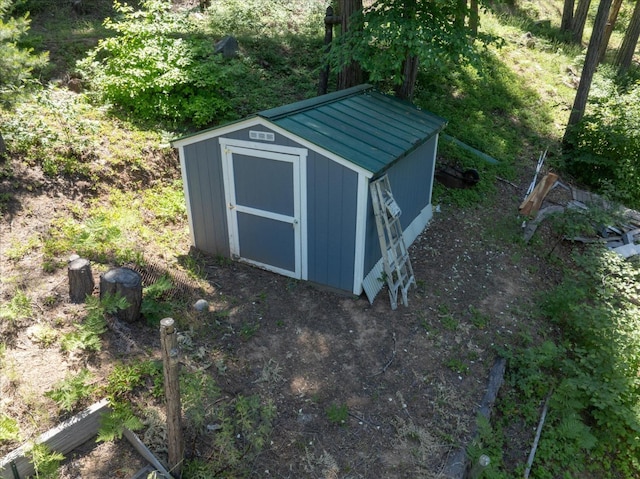 view of outbuilding