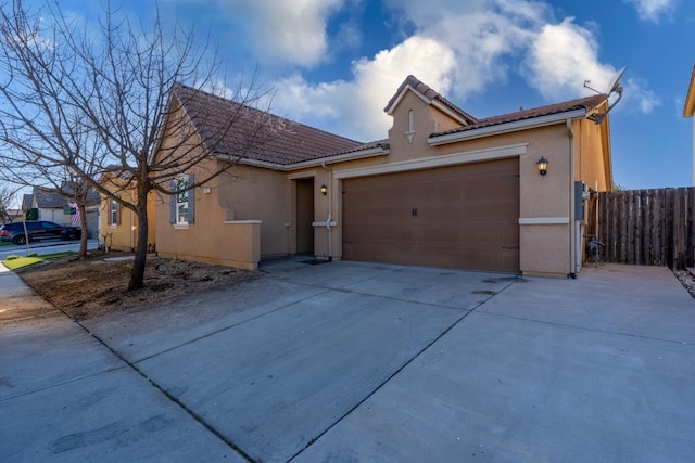 view of front facade featuring a garage