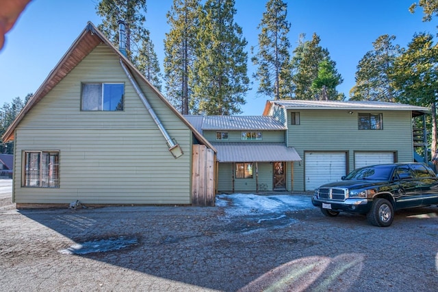 view of front facade featuring a garage