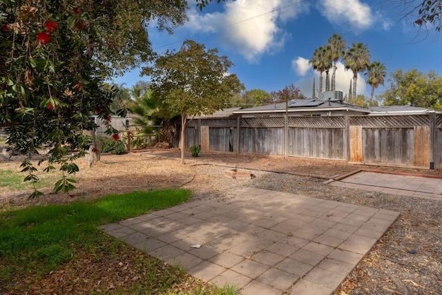 view of yard featuring a patio