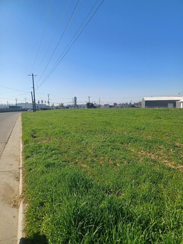 458250 Divisadero St, Fresno, CA 93706