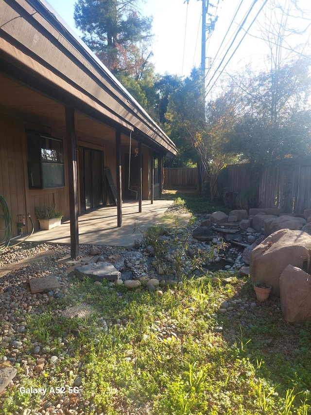 view of yard featuring a patio