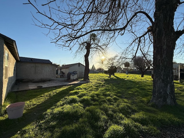 view of yard with a patio area