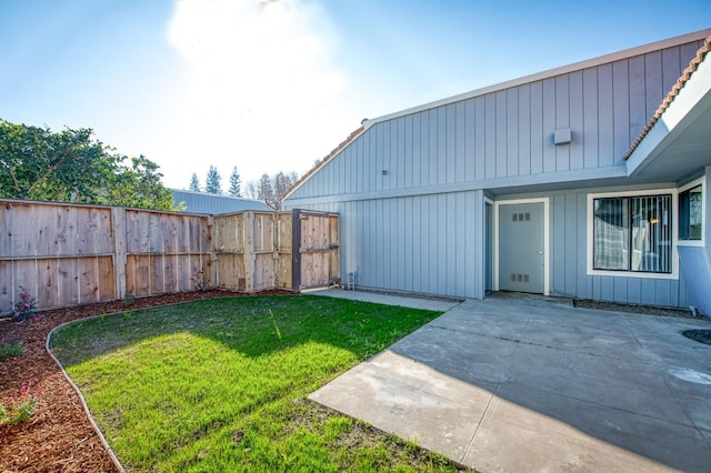 view of yard with a patio area