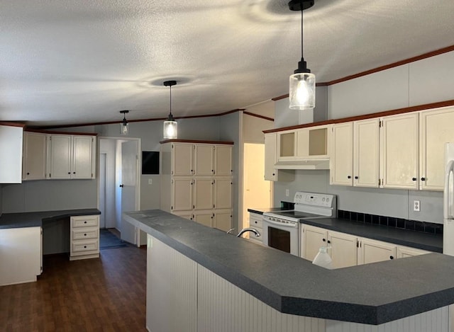 kitchen featuring decorative light fixtures, electric range, vaulted ceiling, and dark hardwood / wood-style flooring