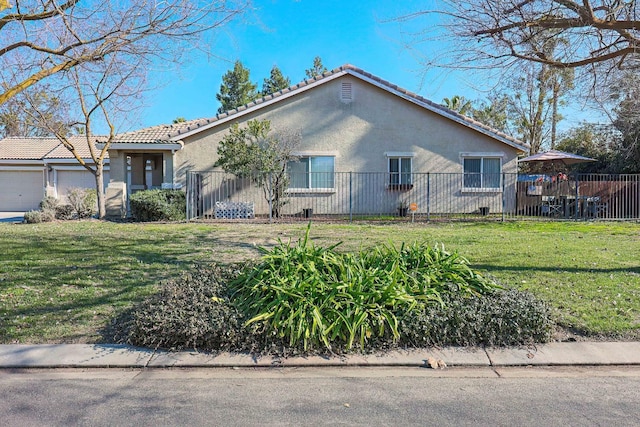 view of front of property with a front lawn