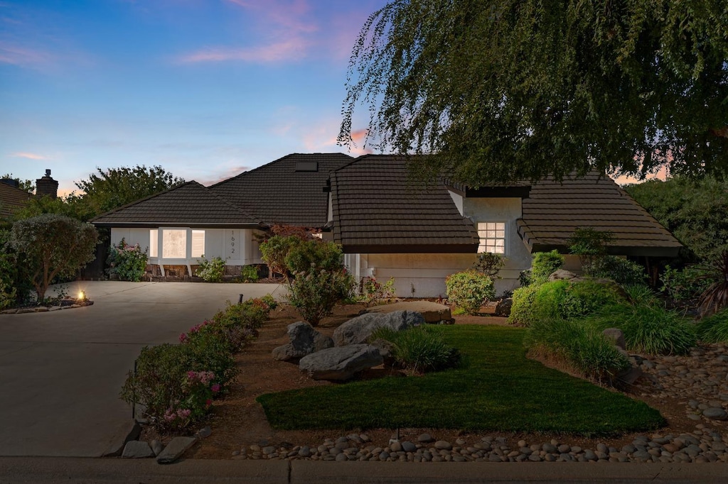 view of front of house with a garage