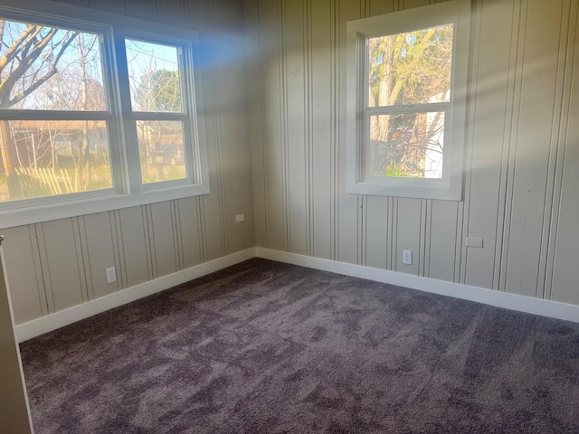 view of carpeted spare room