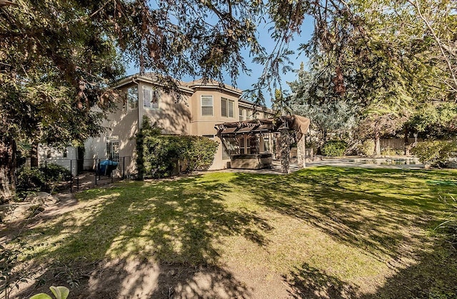 view of yard with a pergola