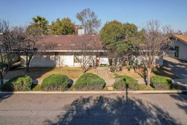 view of single story home