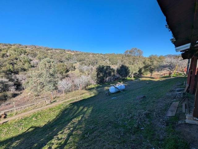 view of yard featuring a rural view