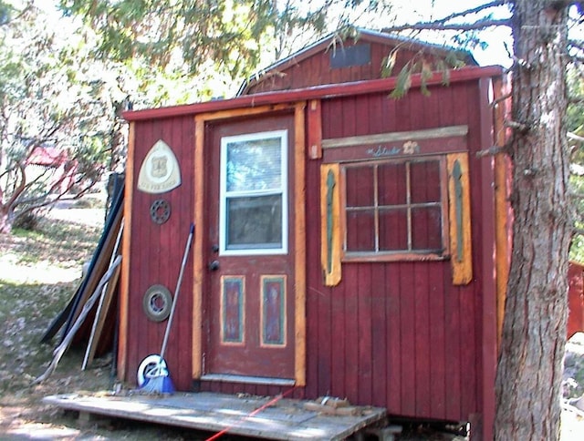 view of outbuilding