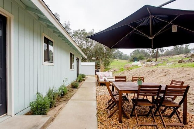42959 Ranger Circle Ct, Coarsegold, CA 93614 - view of patio / terrace featuring outdoor dining space