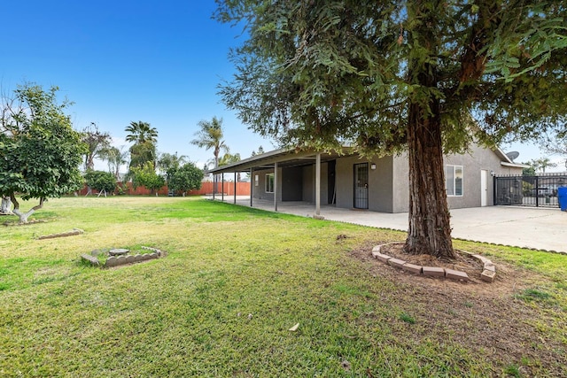 view of yard with a patio