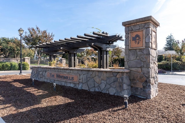 view of community / neighborhood sign