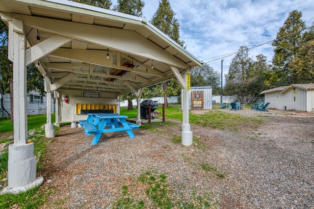 view of yard with a storage shed