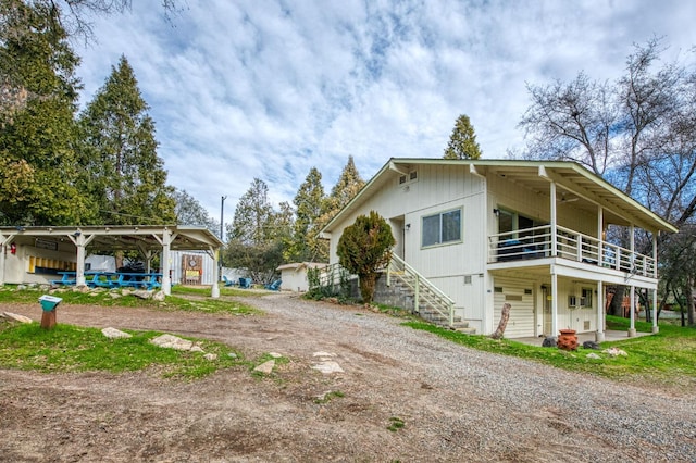 view of home's exterior