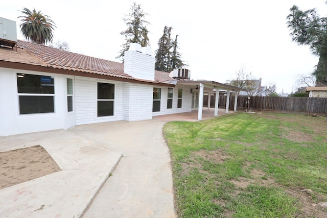 view of yard with a patio