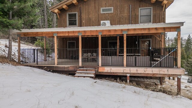 view of front facade featuring a porch