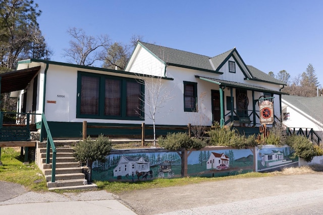 view of front facade with covered porch