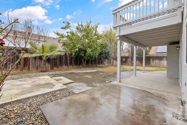 968 E Muncie, Fresno, CA 93720 - view of patio with a fenced backyard
