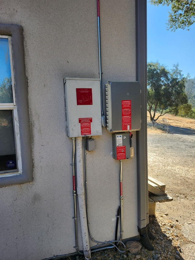 30684 Obanion Ln, Prather, CA 93651 - exterior view of stucco siding