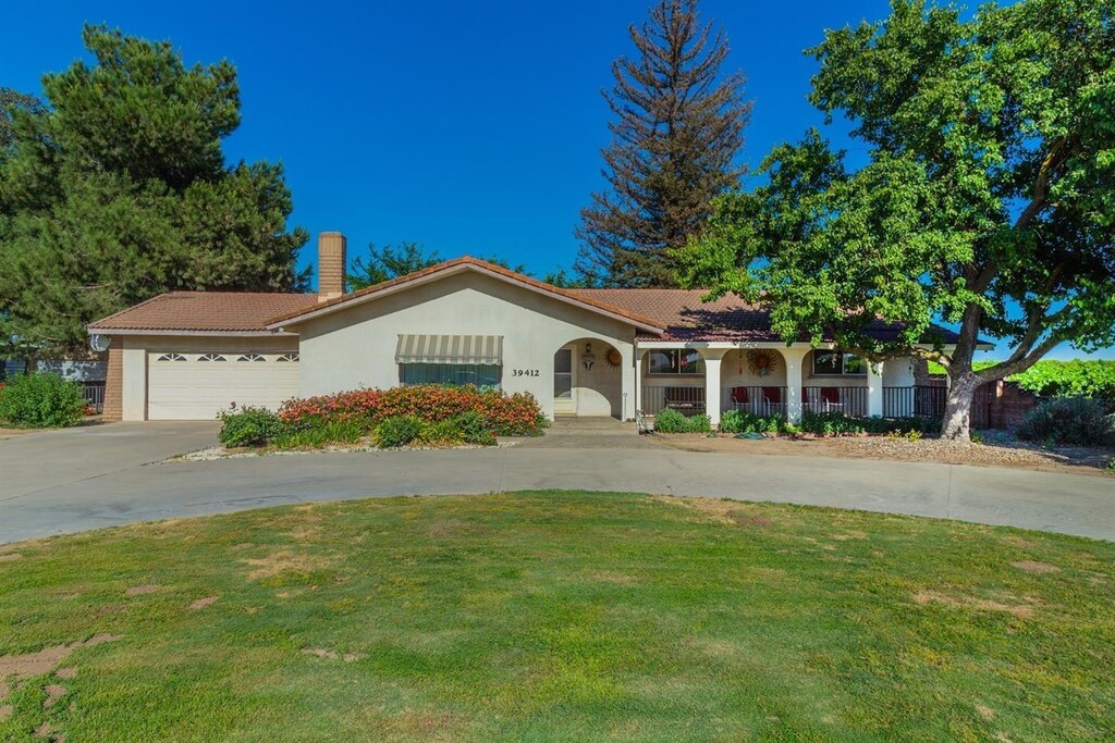 39412 Rd 40, Kingsburg, CA 93631 - photo 1