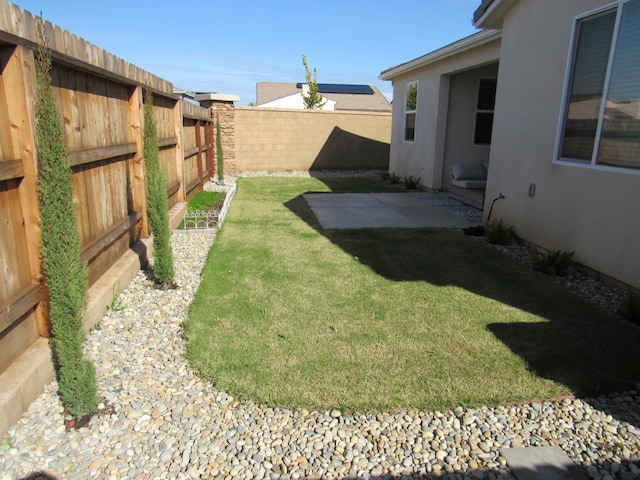 view of yard with a patio