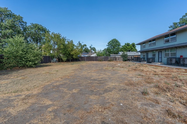 2567 S Rowell Ave, Fresno, CA 93725 - view of yard