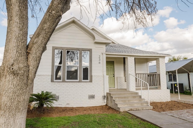 bungalow featuring covered porch