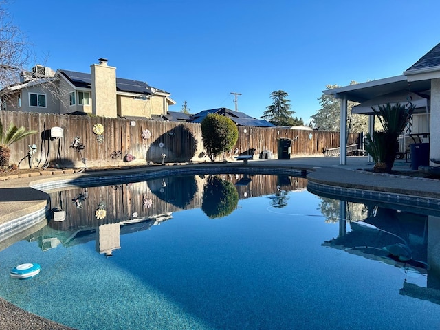 view of swimming pool