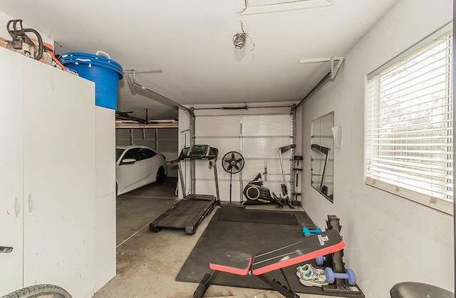 16526 Paula Rd, Madera, CA 93636 - workout area featuring a garage