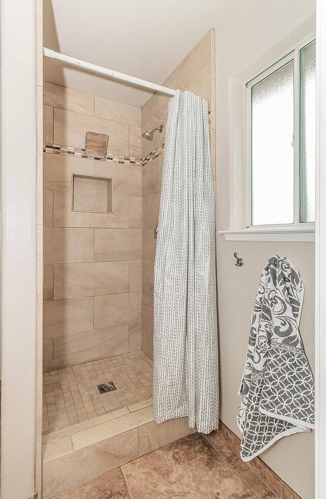 16526 Paula Rd, Madera, CA 93636 - bathroom with a tile shower