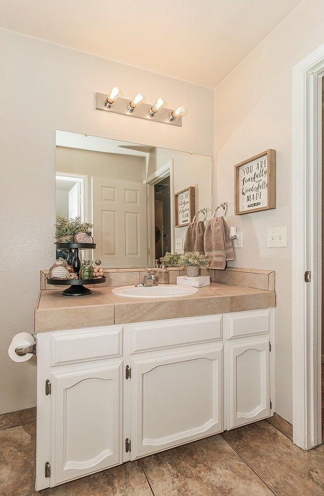 16526 Paula Rd, Madera, CA 93636 - bathroom with vanity