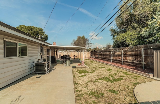 view of yard with a patio