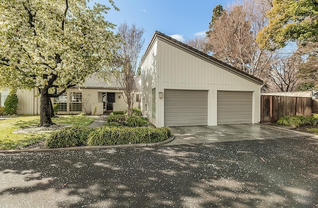 view of front facade with a garage