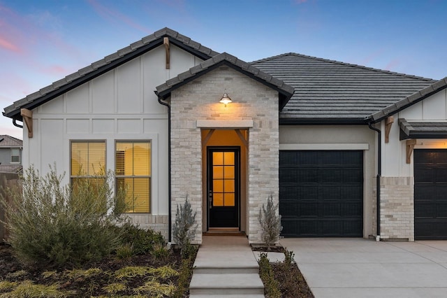 view of front of house featuring a garage