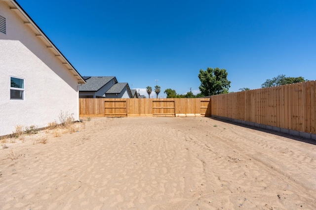 208 E Florence Ave, Fresno, CA 93706 - view of yard with a fenced backyard