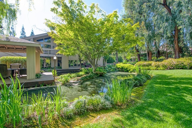 2352 W Loma Linda Ave, Fresno, CA 93711 - view of yard featuring a gazebo