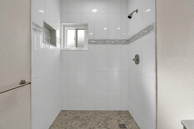 506 W Terrace Ave, Fresno, CA 93705 - full bath with a tile shower