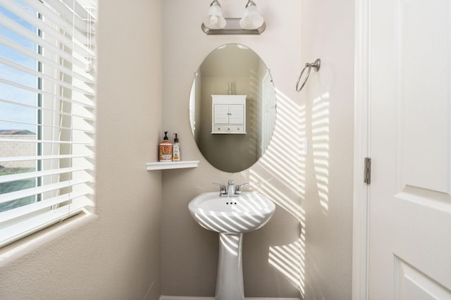 3384 Amanecer Ave, Clovis, CA 93619 - view of bathroom