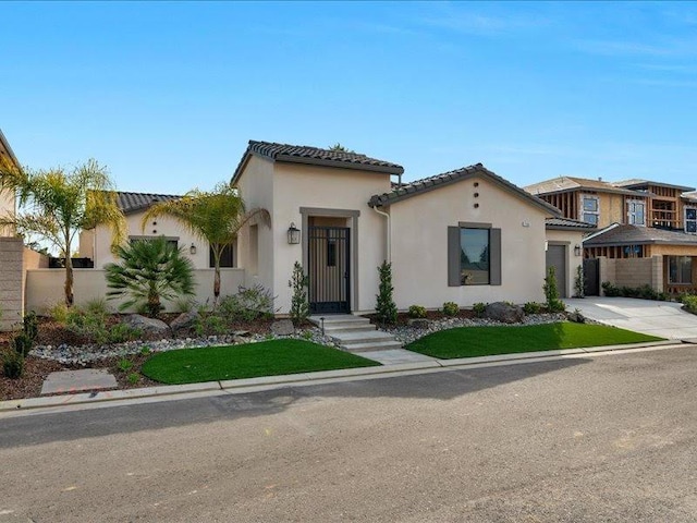 2283 E Courtside Dr, Fresno, CA 93730