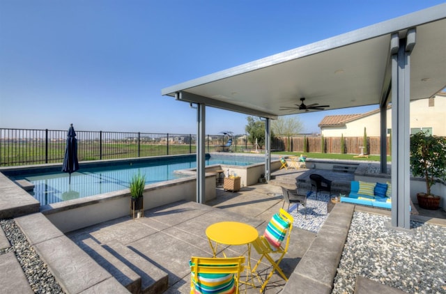 1048 Sawtooth Way S, Madera, CA 93636 - view of patio / terrace featuring a fenced backyard and a ceiling fan