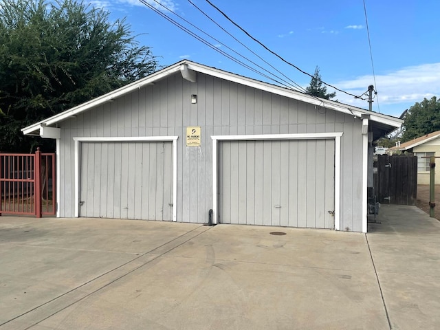 view of detached garage