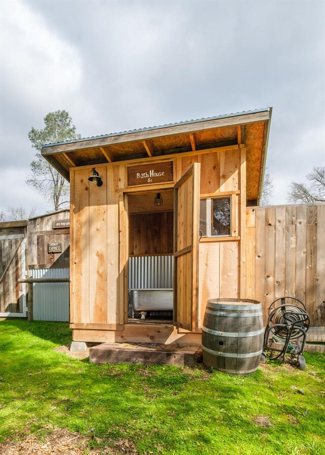 view of outbuilding