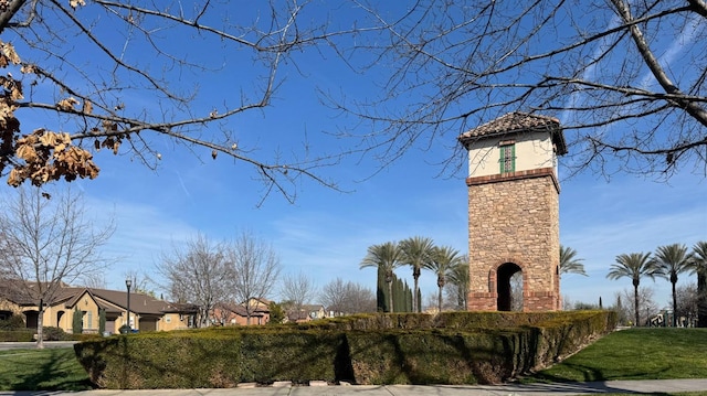 surrounding community featuring a residential view