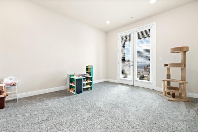 miscellaneous room featuring baseboards, carpet flooring, and recessed lighting