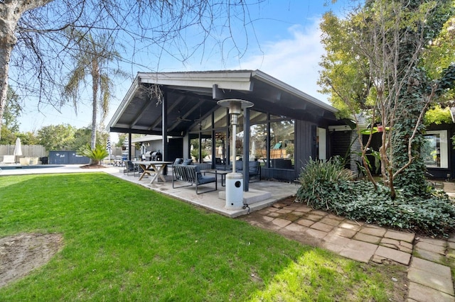2460 W Browning Ave, Fresno, CA 93711 - view of community with a yard, a patio, and fence