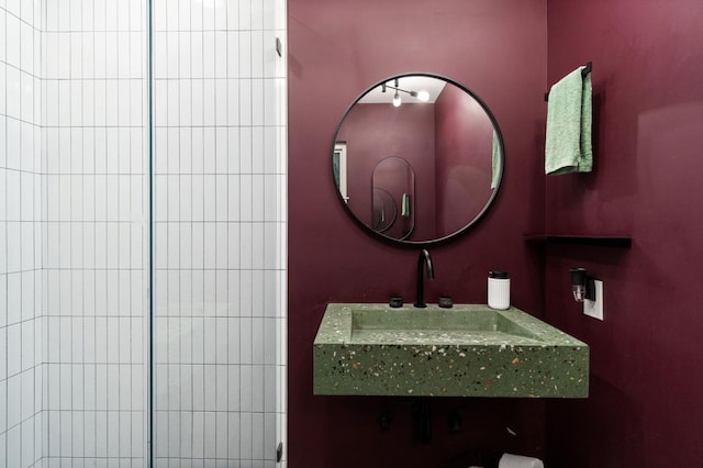 2460 W Browning Ave, Fresno, CA 93711 - view of bathroom