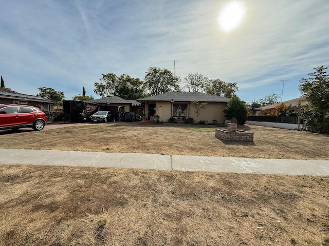 view of front of house with a front yard